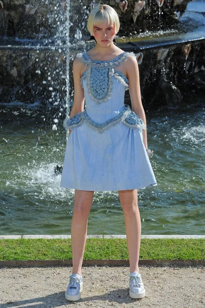 Look 2